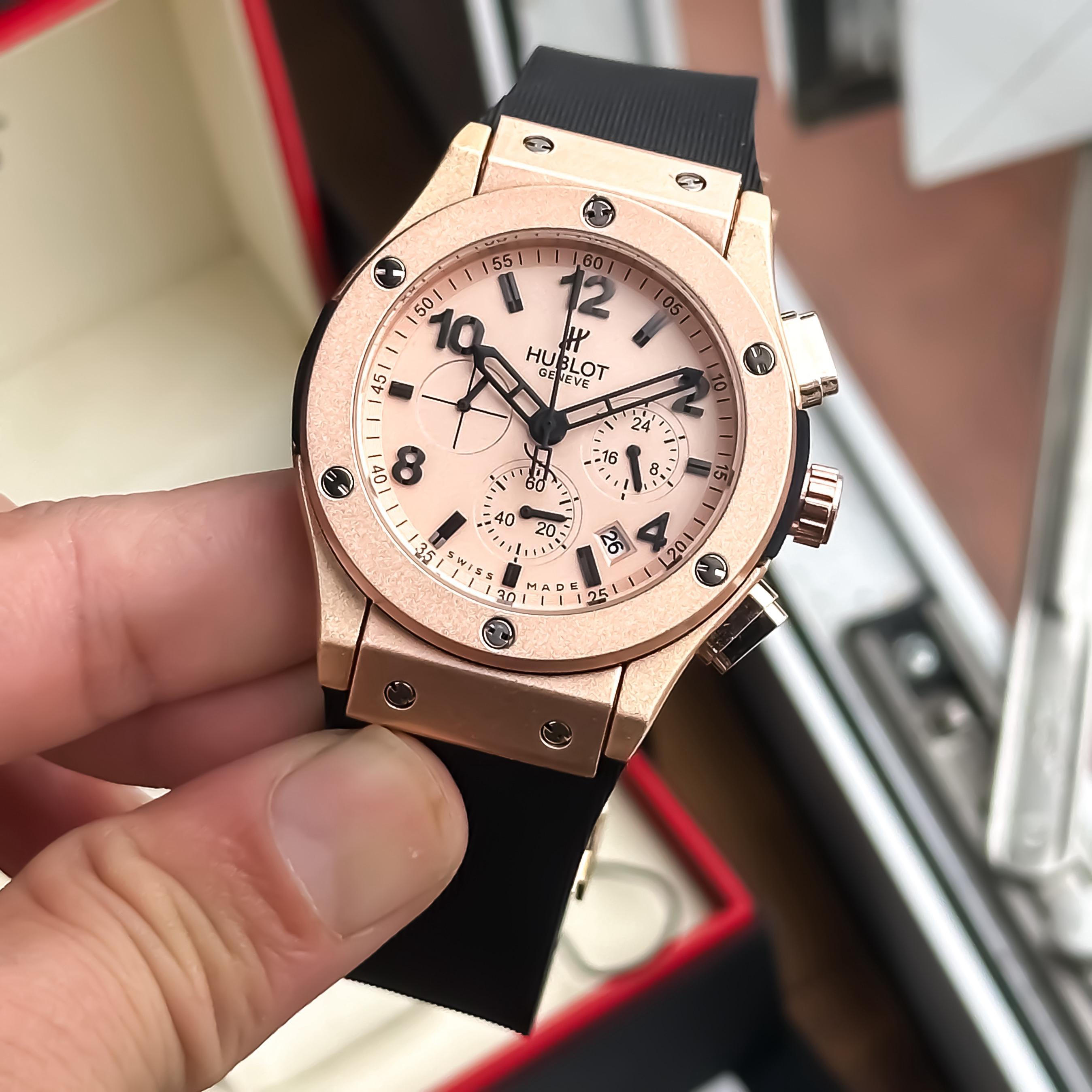 HUBLOT Big Bang in Rosegold with black fibre strap luxury wrist watch